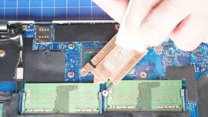 ***NOTE: Make sure to not touch the heat transfer areas on the heatsink and processors. The oils on your skin can reduce the heat transfer capability of the thermal paste.