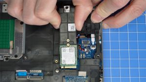 To remove the 2230 SSD: Unscrew and remove the thermal plate and 2230 SSD (3 x M2 x 3mm).