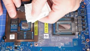 ***NOTE: Make sure to not touch the heat transfer areas on the heatsink and processors. The oils on your skin can reduce the heat transfer capability of the thermal paste.