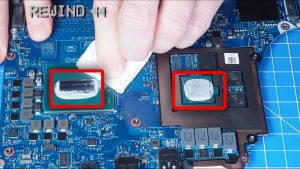 ***NOTE: Make sure to not touch the heat transfer areas on the heatsink and processors. The oils on your skin can reduce the heat transfer capability of the thermal paste.